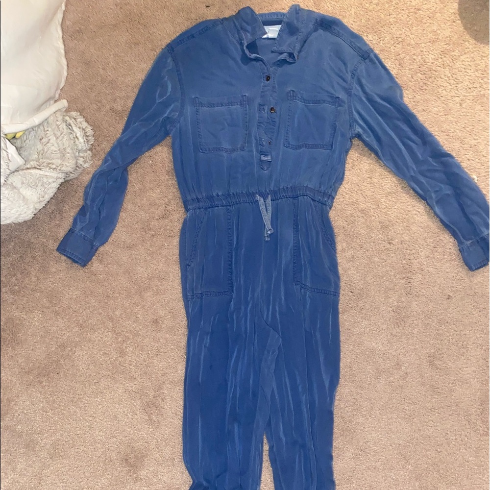 blue long sleeve jumper